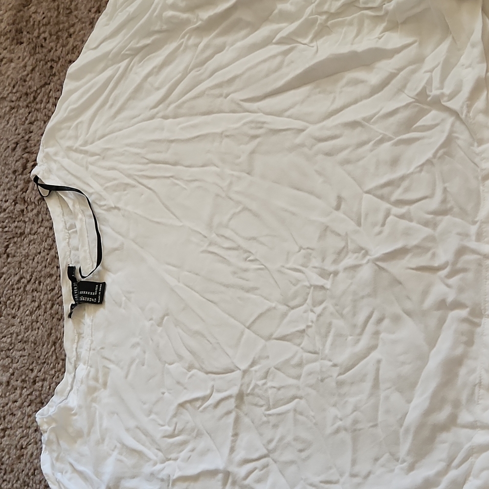 White short sleeve shirt